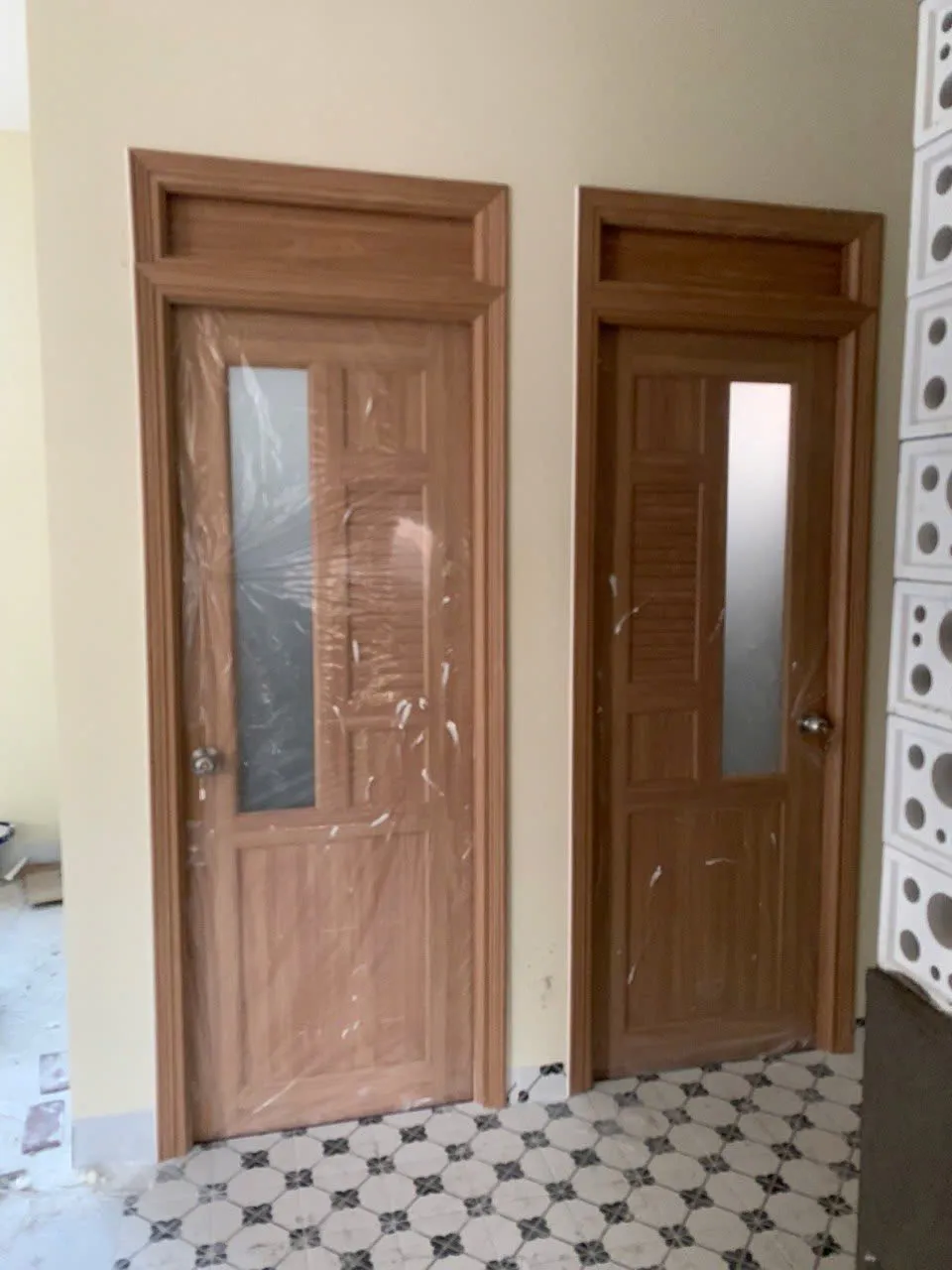 Cửa Nhựa Đài Loan Tại Nha Trang